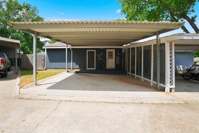 37 April Village, Montgomery, TX 77356