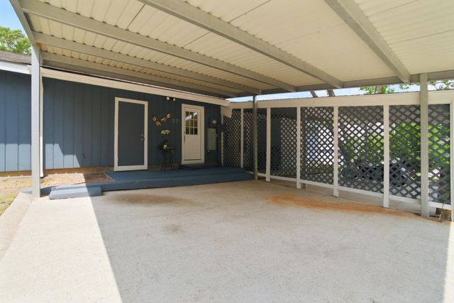 37 April Village, Montgomery, TX 77356