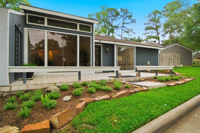 37 April Village, Montgomery, TX 77356