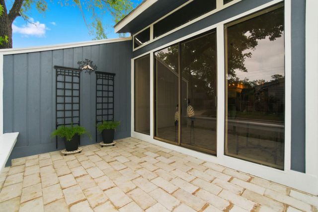 37 April Village, Montgomery, TX 77356