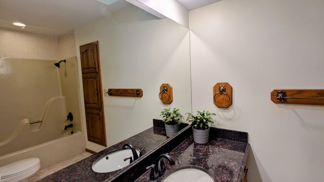 1308 N Jay Ct, Derby, KS 67037