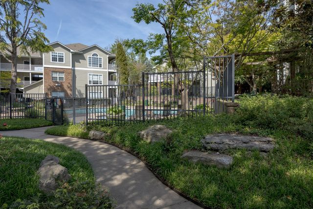 2025 Woodmont Blvd Apt 339, Nashville, TN 37215