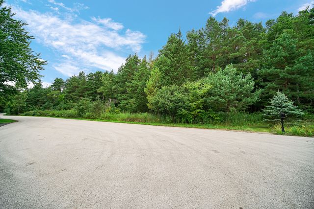 6783 W Creekside Drive, Long Grove, IL 60047