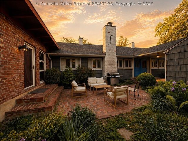 1541 Hampton Road, Charleston, WV 25314