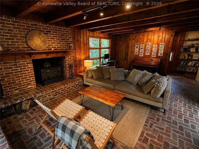 1541 Hampton Road, Charleston, WV 25314