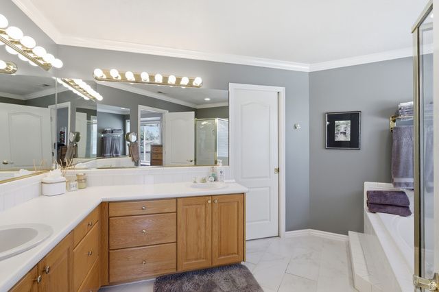 6261 S VINECREST DR, Salt Lake City, UT 84121