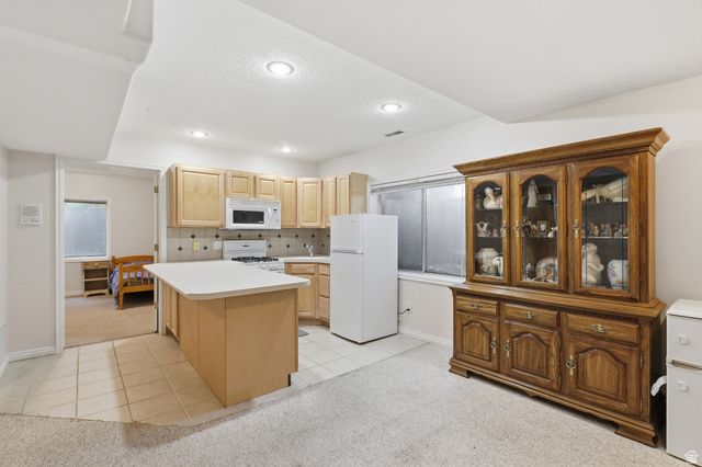 6261 S VINECREST DR, Salt Lake City, UT 84121