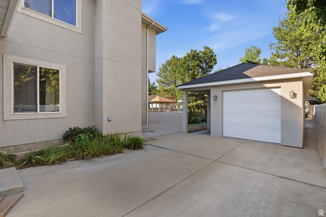 6261 S VINECREST DR, Salt Lake City, UT 84121