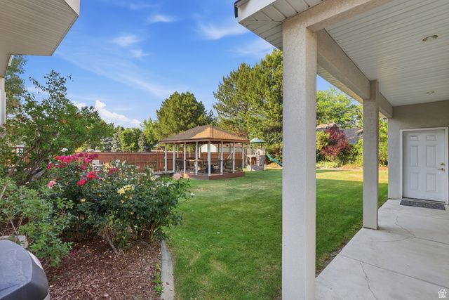 6261 S VINECREST DR, Salt Lake City, UT 84121