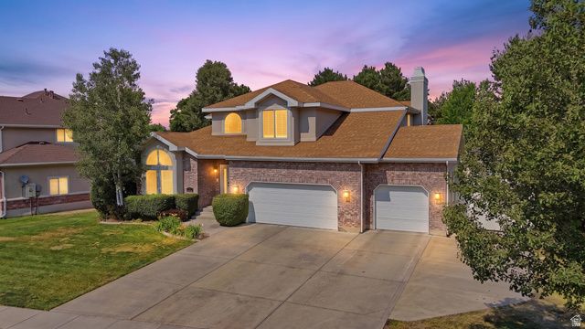 6261 S VINECREST DR, Salt Lake City, UT 84121