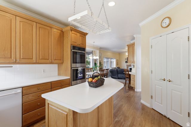 6261 S VINECREST DR, Salt Lake City, UT 84121