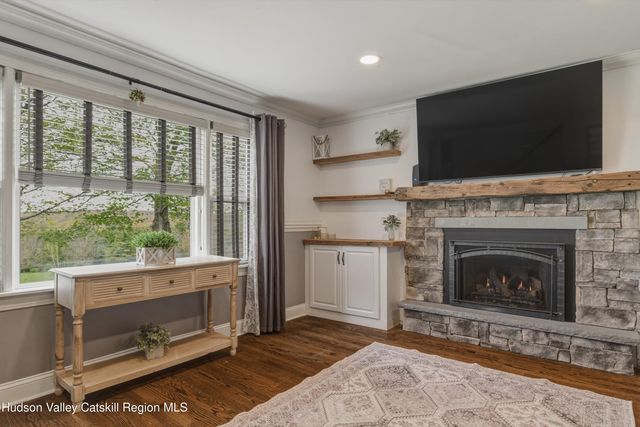 106 Mosher Road, Averill Park, NY 12018