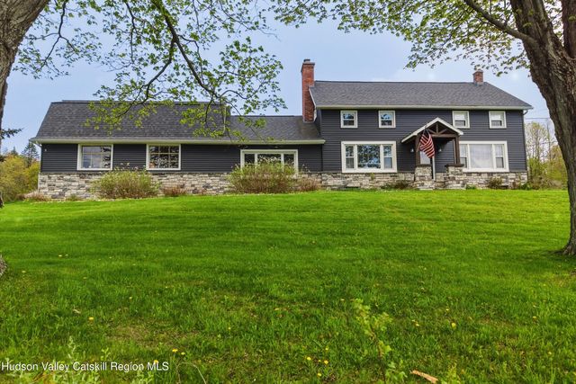 106 Mosher Road, Averill Park, NY 12018