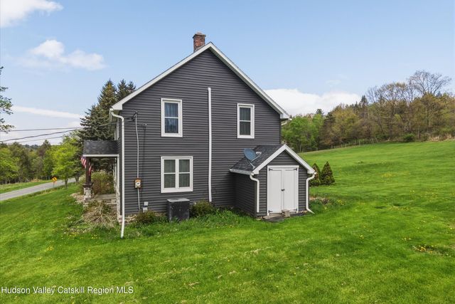 106 Mosher Road, Averill Park, NY 12018