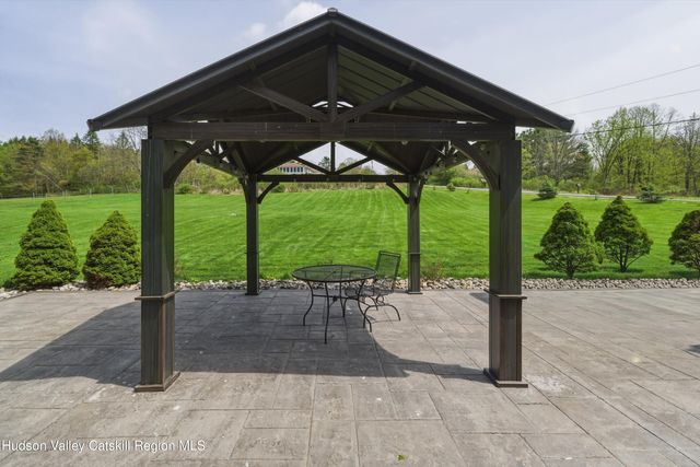 106 Mosher Road, Averill Park, NY 12018
