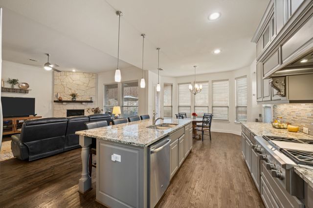 1223 Canyon, Grapevine, TX 76051