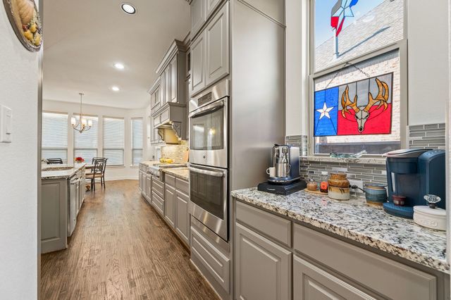 1223 Canyon, Grapevine, TX 76051