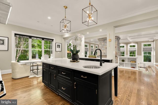 8819 CHALON DR, Bethesda, MD 20817