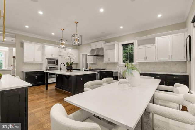 8819 CHALON DR, Bethesda, MD 20817
