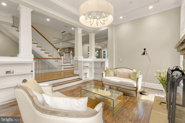 8819 CHALON DR, Bethesda, MD 20817