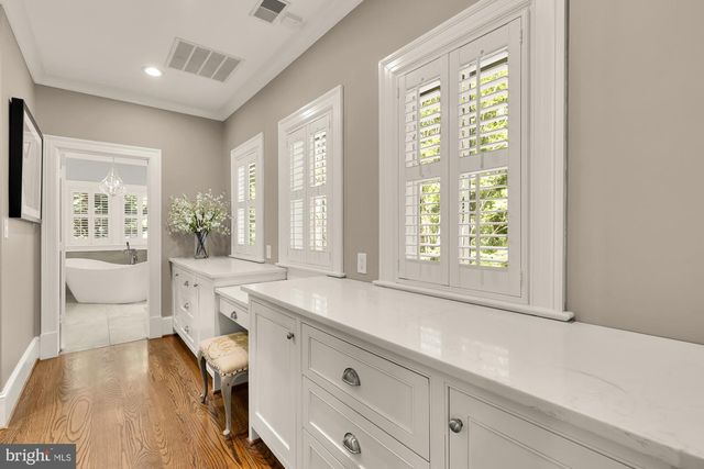 8819 CHALON DR, Bethesda, MD 20817