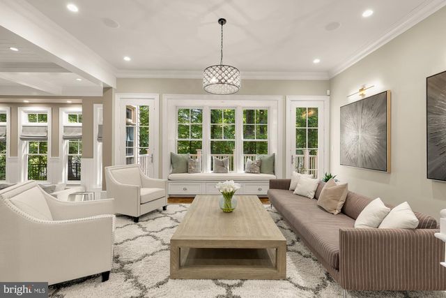 8819 CHALON DR, Bethesda, MD 20817
