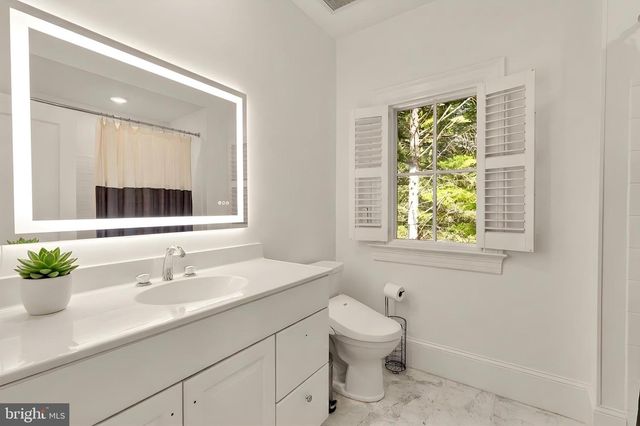 8819 CHALON DR, Bethesda, MD 20817