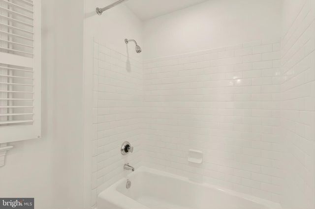 8819 CHALON DR, Bethesda, MD 20817