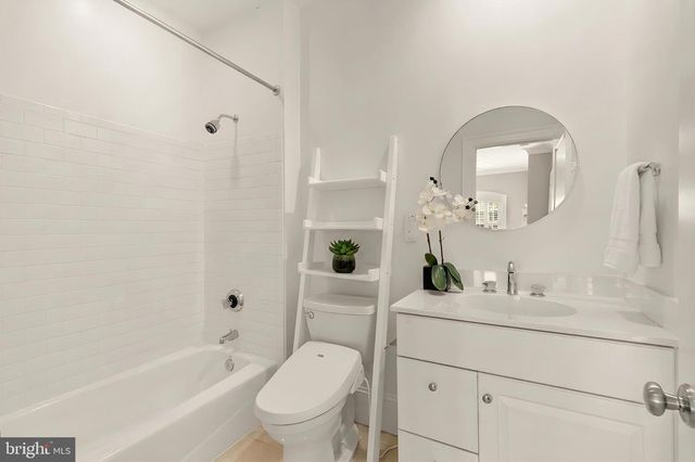 8819 CHALON DR, Bethesda, MD 20817