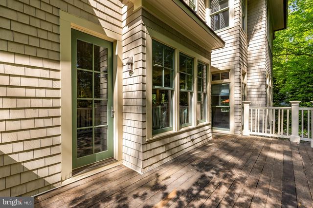 8819 CHALON DR, Bethesda, MD 20817