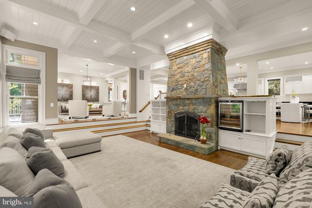 8819 CHALON DR, Bethesda, MD 20817