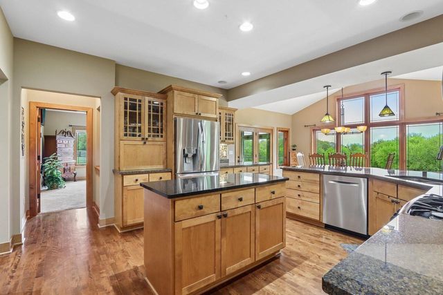W287N990 Bedouin COURT, Waukesha, WI 53188