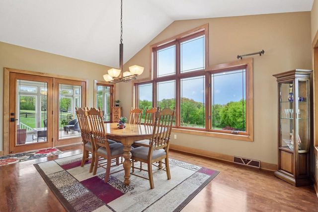 W287N990 Bedouin COURT, Waukesha, WI 53188