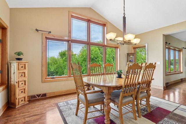 W287N990 Bedouin COURT, Waukesha, WI 53188