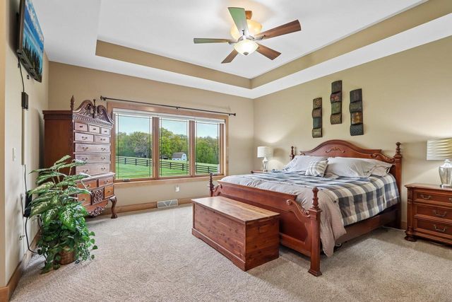 W287N990 Bedouin COURT, Waukesha, WI 53188