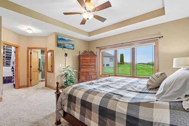 W287N990 Bedouin COURT, Waukesha, WI 53188