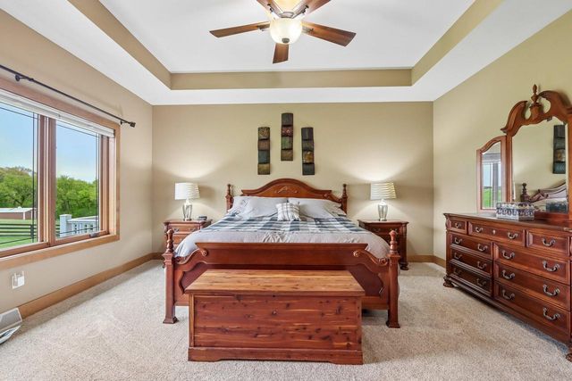 W287N990 Bedouin COURT, Waukesha, WI 53188