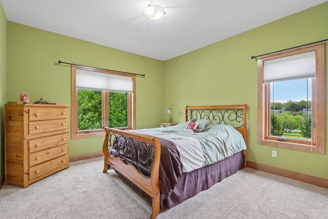 W287N990 Bedouin COURT, Waukesha, WI 53188