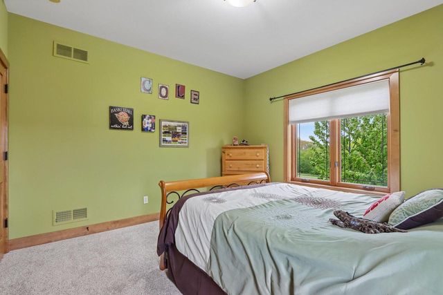 W287N990 Bedouin COURT, Waukesha, WI 53188