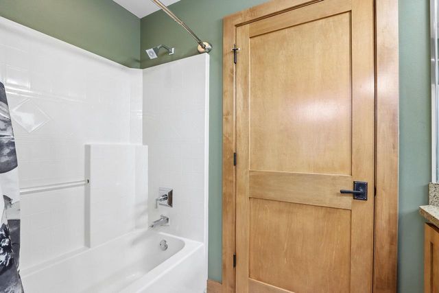 W287N990 Bedouin COURT, Waukesha, WI 53188