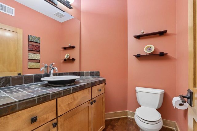 W287N990 Bedouin COURT, Waukesha, WI 53188
