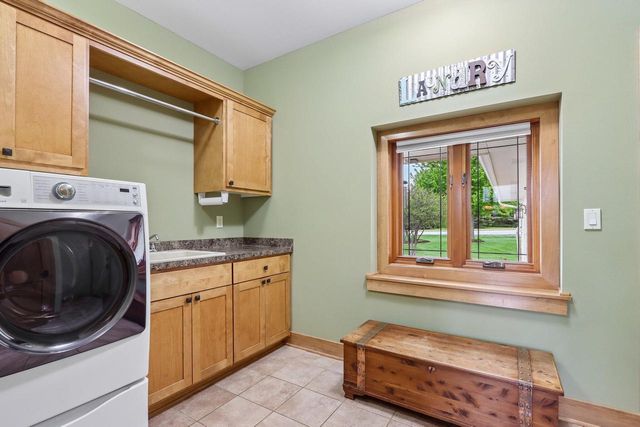 W287N990 Bedouin COURT, Waukesha, WI 53188