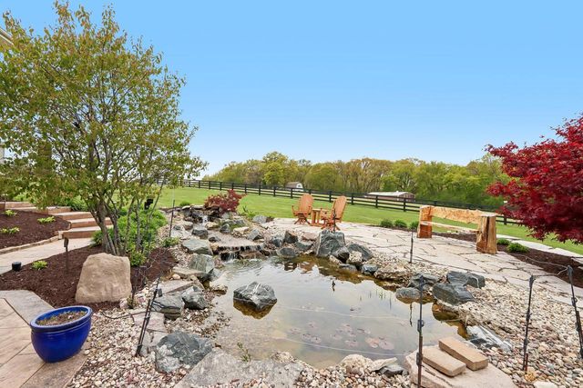 W287N990 Bedouin COURT, Waukesha, WI 53188