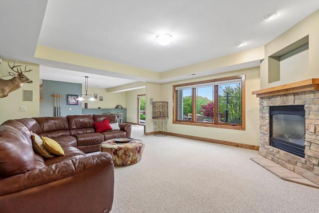 W287N990 Bedouin COURT, Waukesha, WI 53188