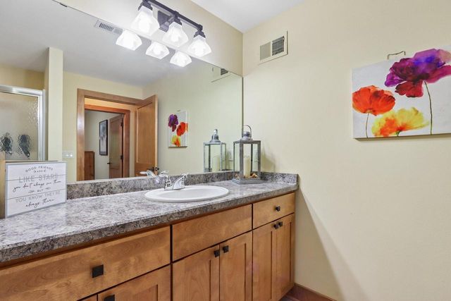 W287N990 Bedouin COURT, Waukesha, WI 53188