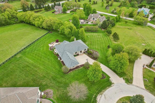 W287N990 Bedouin COURT, Waukesha, WI 53188