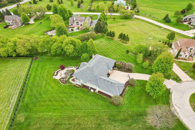 W287N990 Bedouin COURT, Waukesha, WI 53188