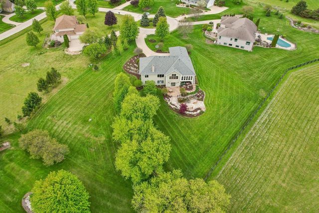 W287N990 Bedouin COURT, Waukesha, WI 53188