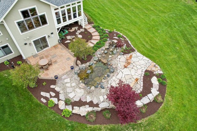 W287N990 Bedouin COURT, Waukesha, WI 53188