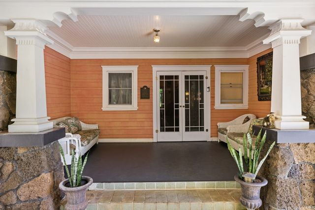 2001 Vancouver Drive, Honolulu, HI 96822